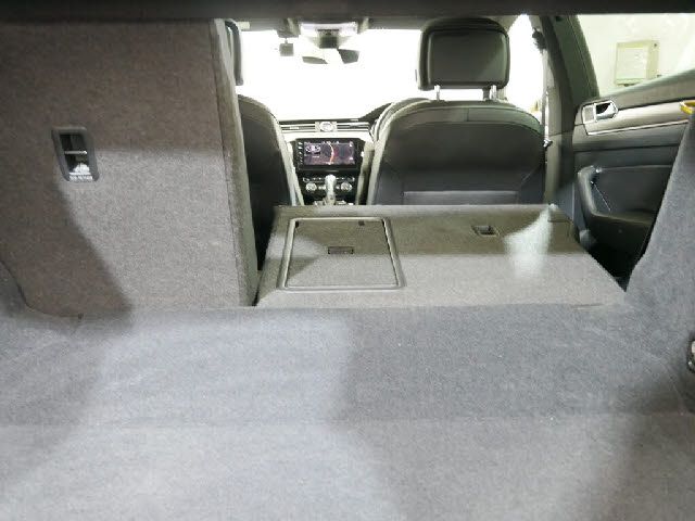 VolksWagen ARTEON 2018-03 12772-16