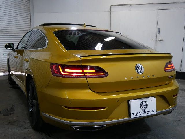 VolksWagen ARTEON 2018-03 12772-2