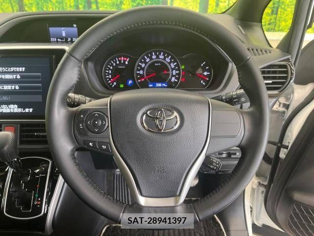 Toyota VOXY 2018-05 332293-6