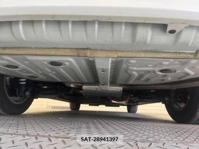 Toyota VOXY 2018-05 332293-18