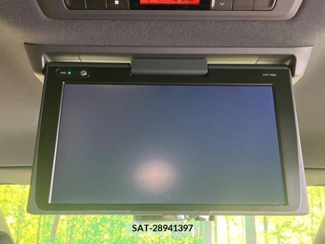 Toyota VOXY 2018-05 332293-3