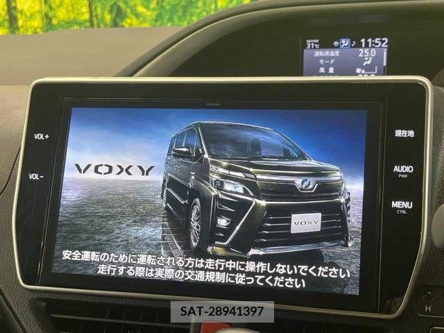 Toyota VOXY 2018-05 332293-2