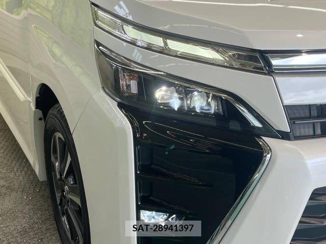 Toyota VOXY 2018-05 332293-12