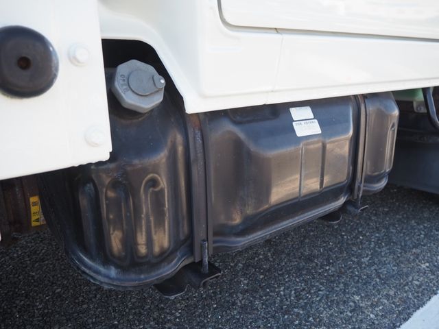 Isuzu ELF TRUCK 2010-02 12895-27
