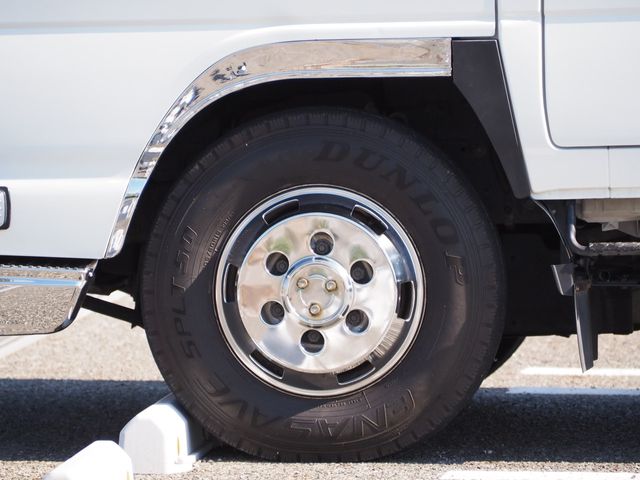 Isuzu ELF TRUCK 2010-02 12895-9
