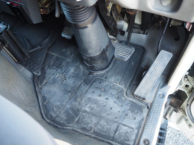Isuzu ELF TRUCK 2010-02 12895-19