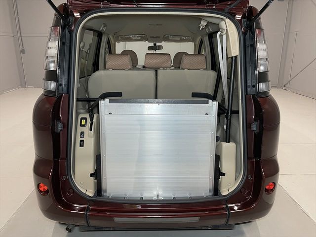 Toyota SIENTA 2011-10 26733-3