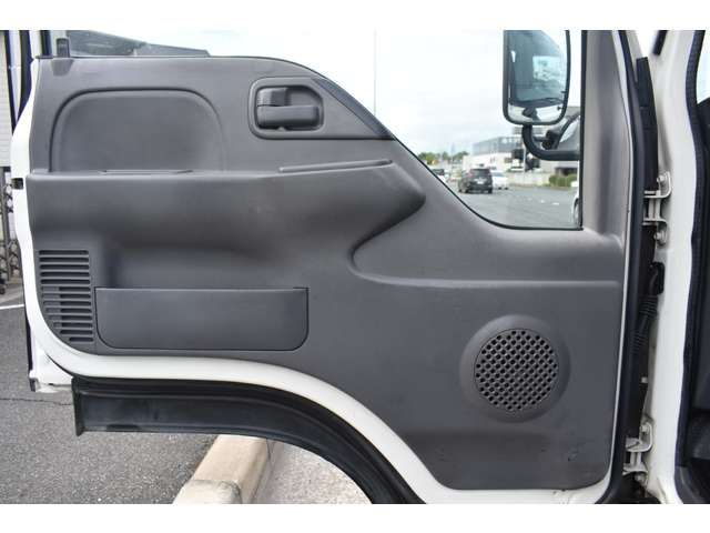 Isuzu ELF TRUCK 2018-11 12653-6