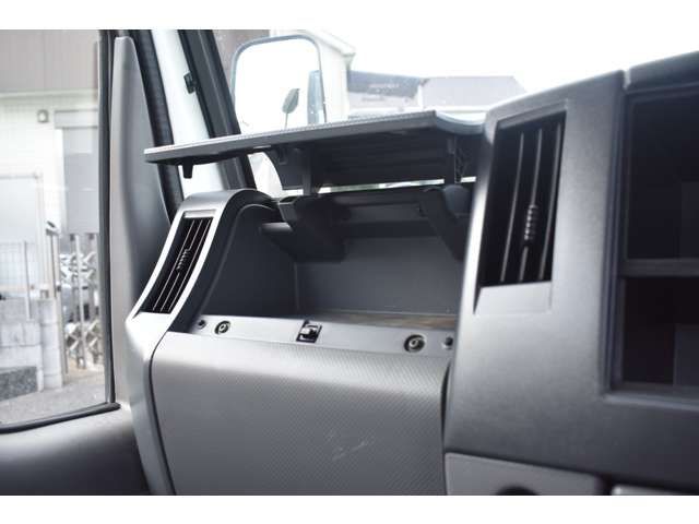 Isuzu ELF TRUCK 2018-11 12653-15