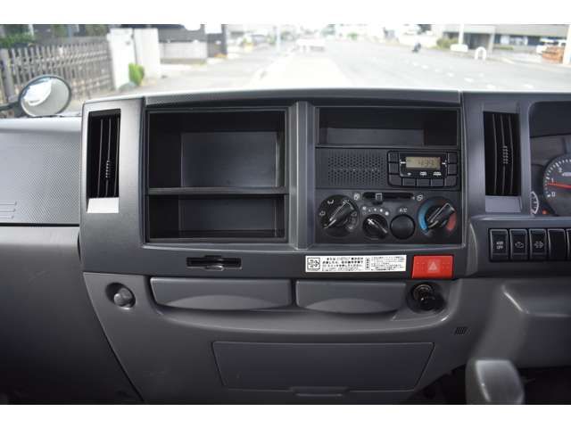 Isuzu ELF TRUCK 2018-11 12653-16