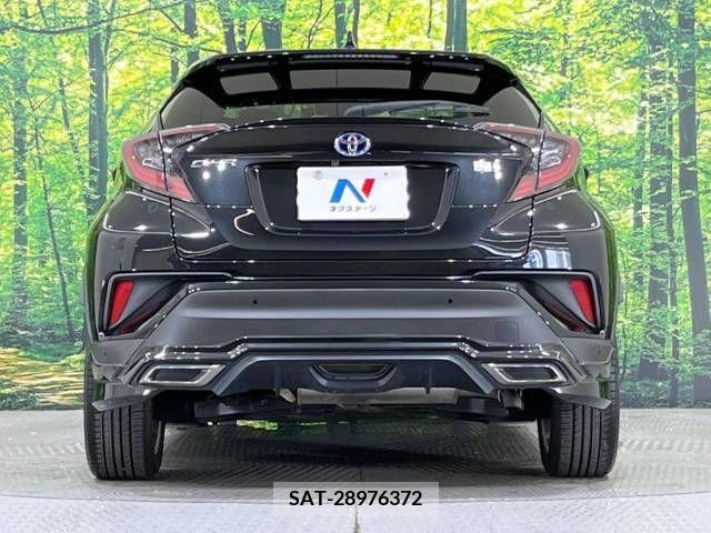 Toyota C-HR 2017-11 389948-16