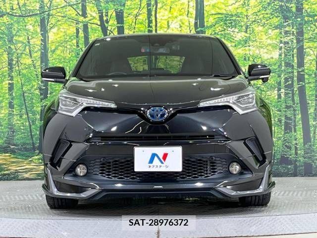 Toyota C-HR 2017-11 389948-15