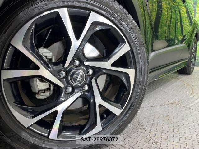 Toyota C-HR 2017-11 389948-12