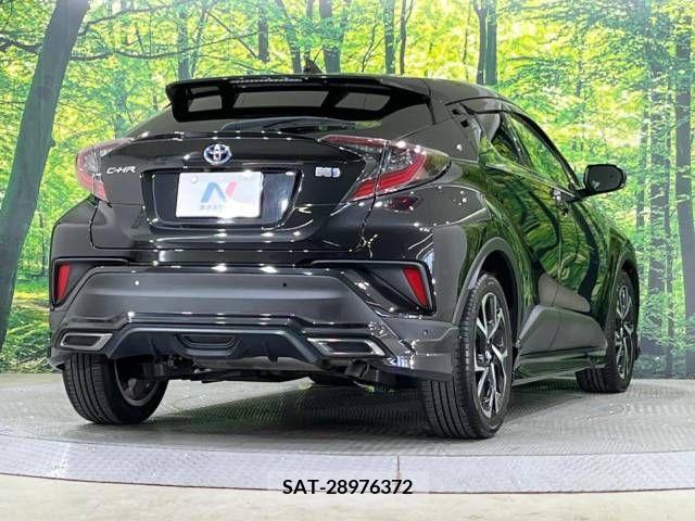 Toyota C-HR 2017-11 389948-18