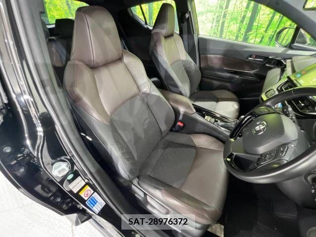 Toyota C-HR 2017-11 389948-9