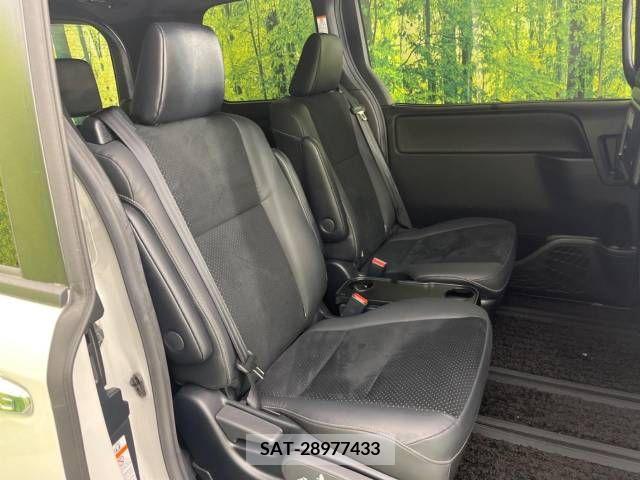 Toyota VOXY 2021-06 289005-9