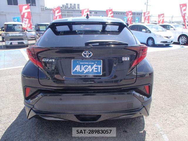 Toyota C-HR 2023-02 264152-6