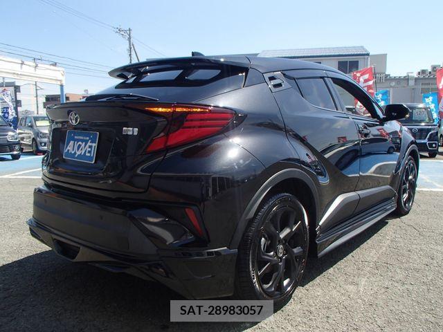 Toyota C-HR 2023-02 264152-1