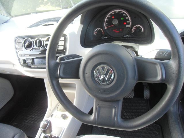 VolksWagen UP! 2013-03 2338-28