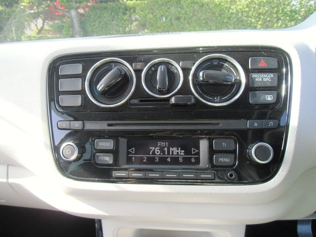 VolksWagen UP! 2013-03 2338-29