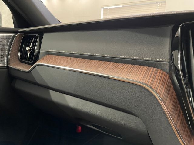 Volvo XC60 2021-09 196296-13