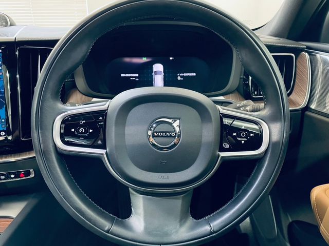 Volvo XC60 2021-09 196296-25