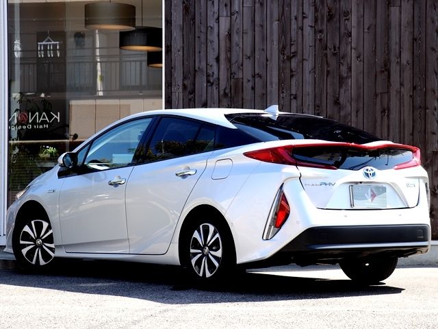 Toyota PRIUS PHV 2017-07 770-2