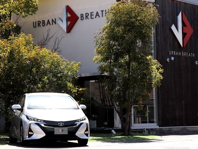 Toyota PRIUS PHV 2017-07 770-5