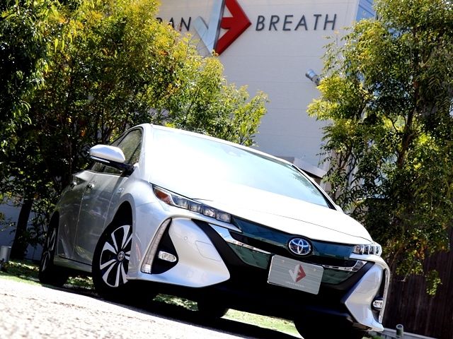 Toyota PRIUS PHV 2017-07 770-3