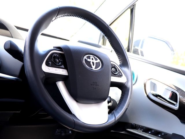 Toyota PRIUS PHV 2017-07 770-13