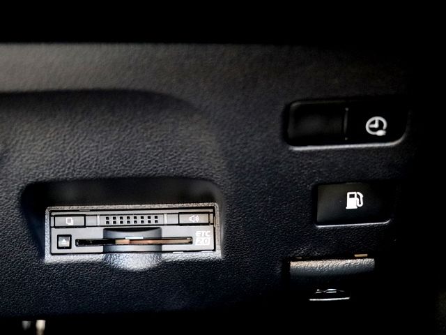 Toyota PRIUS PHV 2017-07 770-19