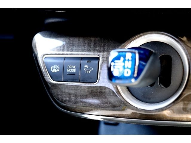 Toyota PRIUS PHV 2017-07 770-17