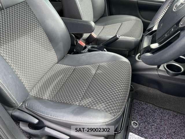 Toyota AQUA 2017-10 292206-1