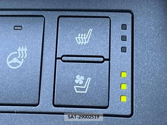 Lexus IS 2023-08 354226-7