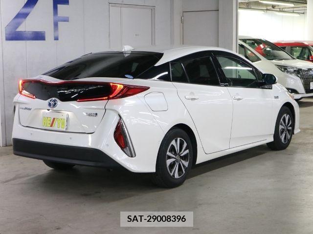 Toyota PRIUS PHV 2017-05 377317-1