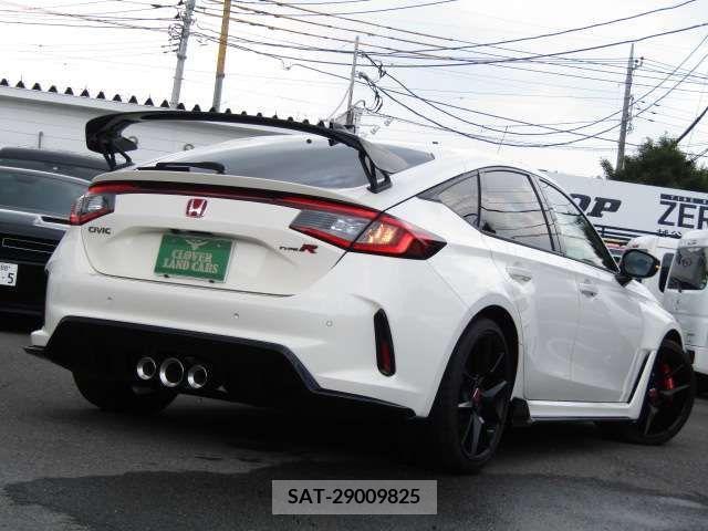 Honda CIVIC 2024-03 357925-6