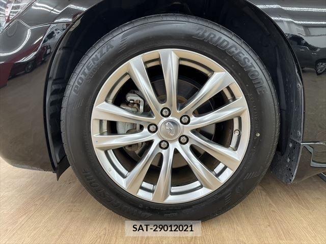 Nissan FUGA 2015-04 215617-17