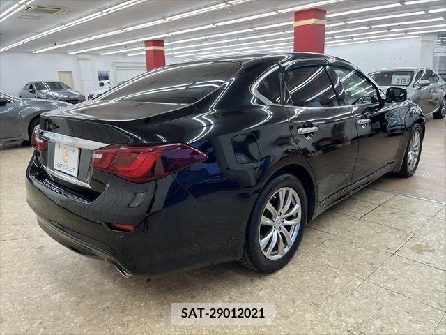 Nissan FUGA 2015-04 215617-4