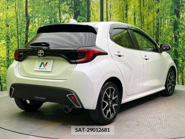 Toyota YARIS 2022-06 340195-17