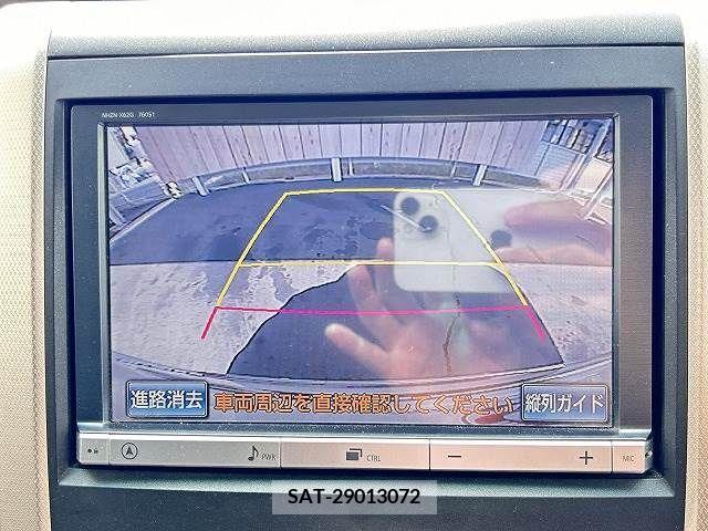 Toyota VELLFIRE 2013-06 213912-3