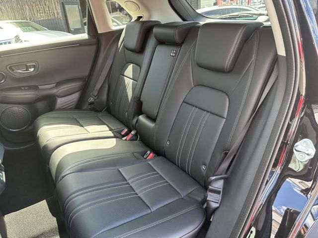 Honda ZR-V 2023-09 13282-13