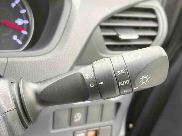 Toyota VOXY 2014-11 27130-9