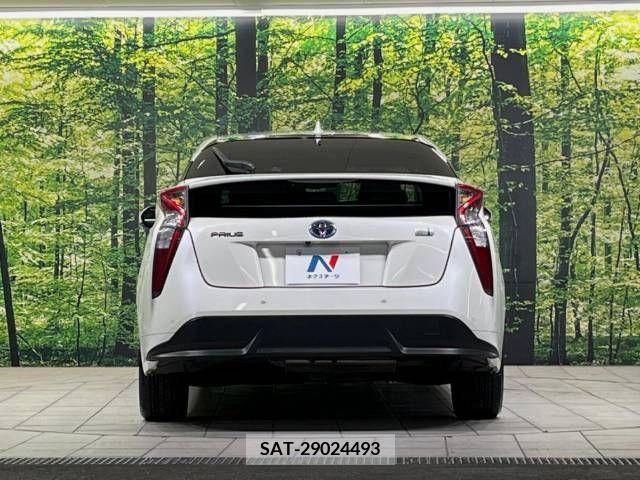 Toyota PRIUS 2017-07 322394-15