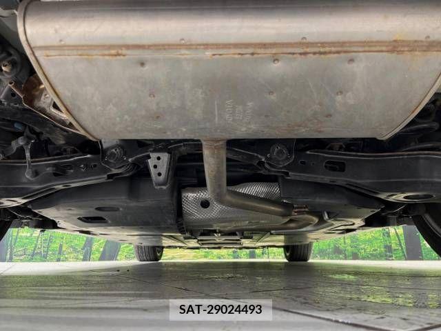 Toyota PRIUS 2017-07 322394-19