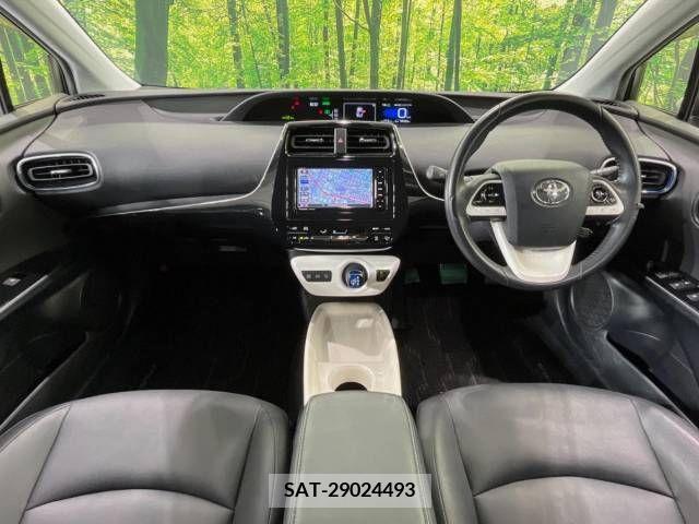 Toyota PRIUS 2017-07 322394-1