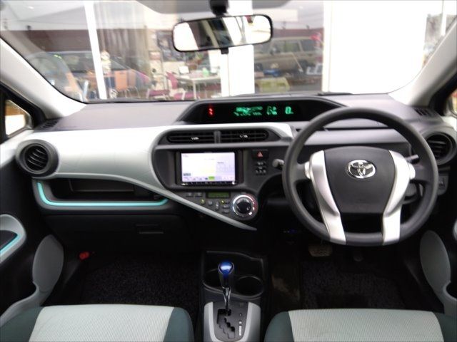 Toyota AQUA 2012-07 8416-10