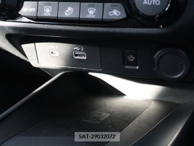 Nissan NOTE 2022-02 215647-9