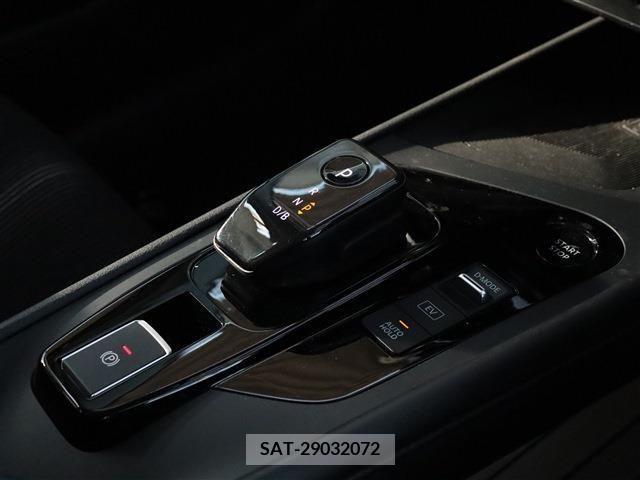 Nissan NOTE 2022-02 215647-6