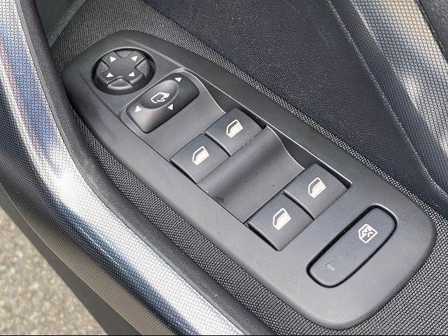 Peugeot 2008 2017-06 183338-11
