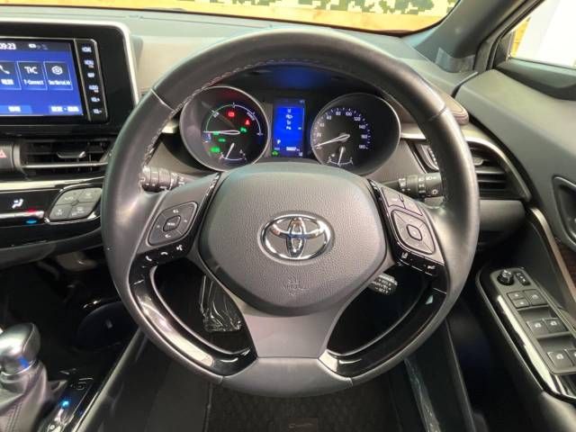 Toyota C-HR 2018-11 189429-13